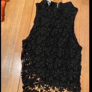 Floral zip up blouse!